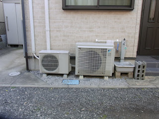 After 左側MITUBISHI、右側DAIKIN室外機After