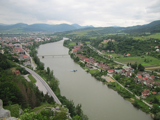Hrad Strečno - widok na rzekę Wag.