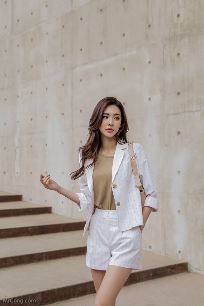 Model Park Da Hyun in fashion photo series in May 2017 (448 photos) photo 11-15