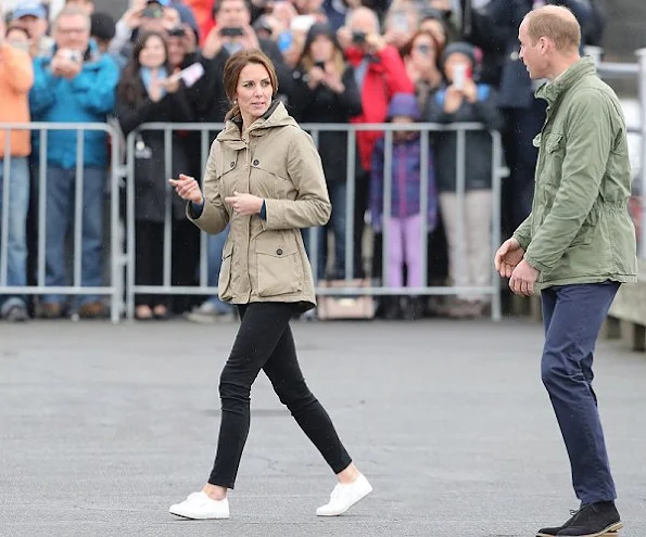 Kate Middleton wore ZARA jacket and jeans and H&M top and new shoes J. Crew avery heels