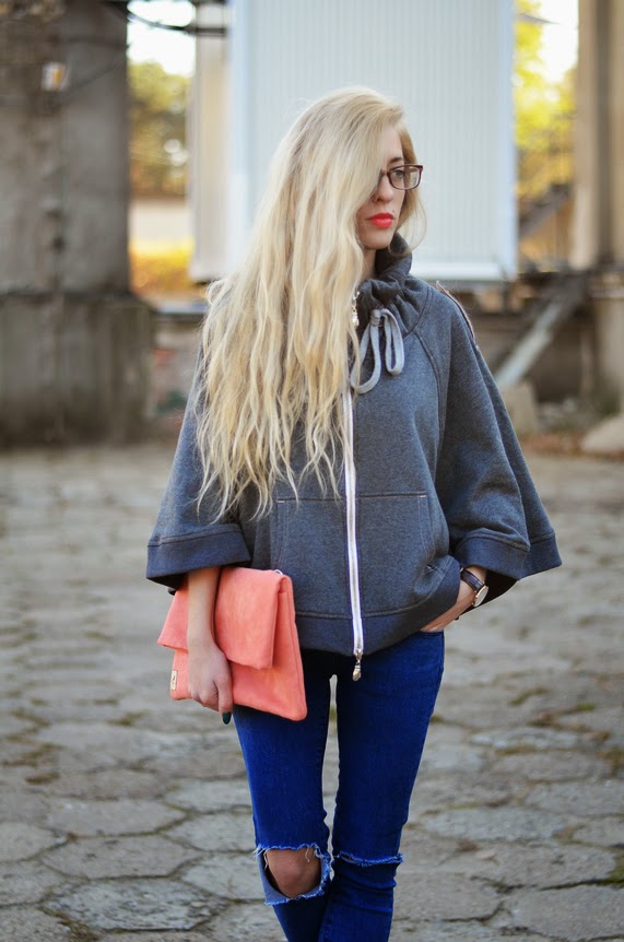 KOKILOK PONCHO ZIPPER SWEATSHIRT, RIPPED JEANS & PINK SUEDE CLUTCH