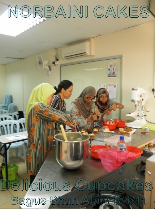 NORBAINI CAKES DELICIOUS CUPCAKES CLASS AT BAGUS BAKERY SHAH ALAM on