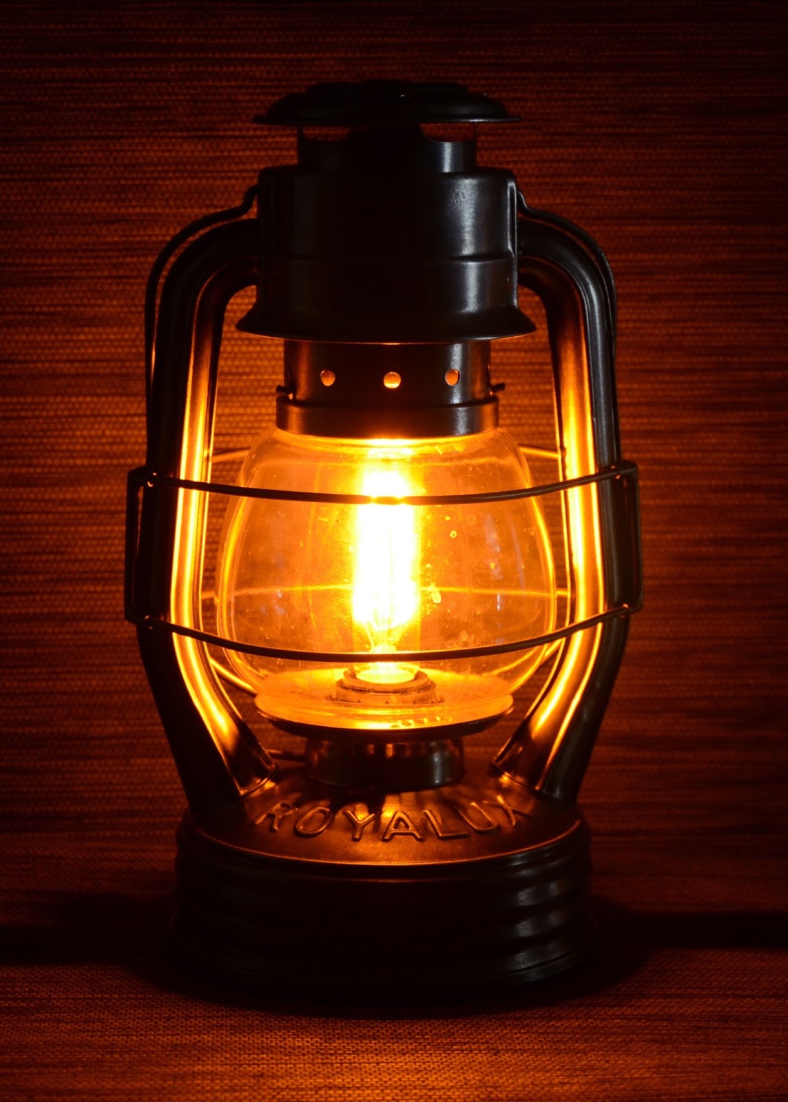 Lumans LAMPE TEMPETE 1 ROYALUX ( VENDU )