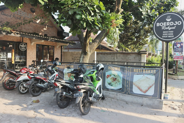 cafe baru di jogja, Review Boerdjo Rakyat 