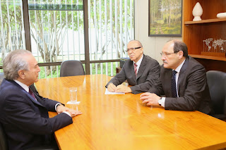 Michel Temer, Eliseu Padilha e José Ivo Sartori. (Luiz Chaves/Palácio Piratini)