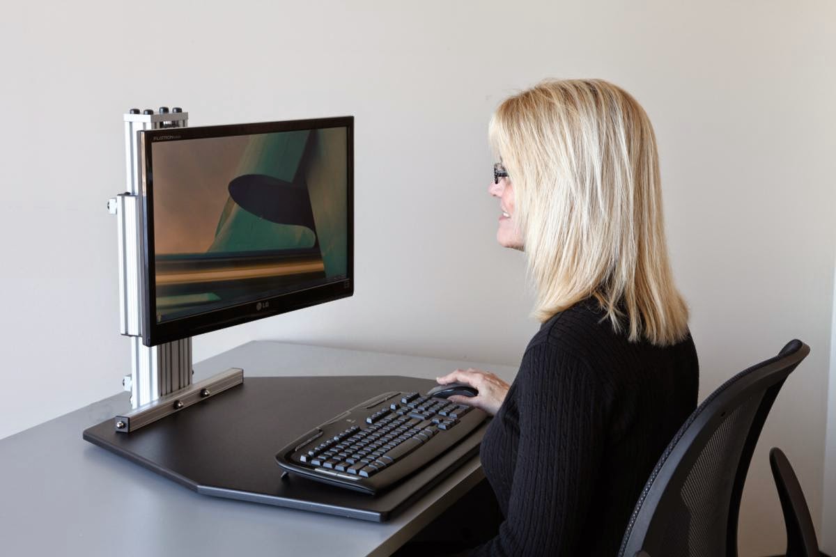 Posisi Tubuh yang Benar Saat Menggunakan Komputer