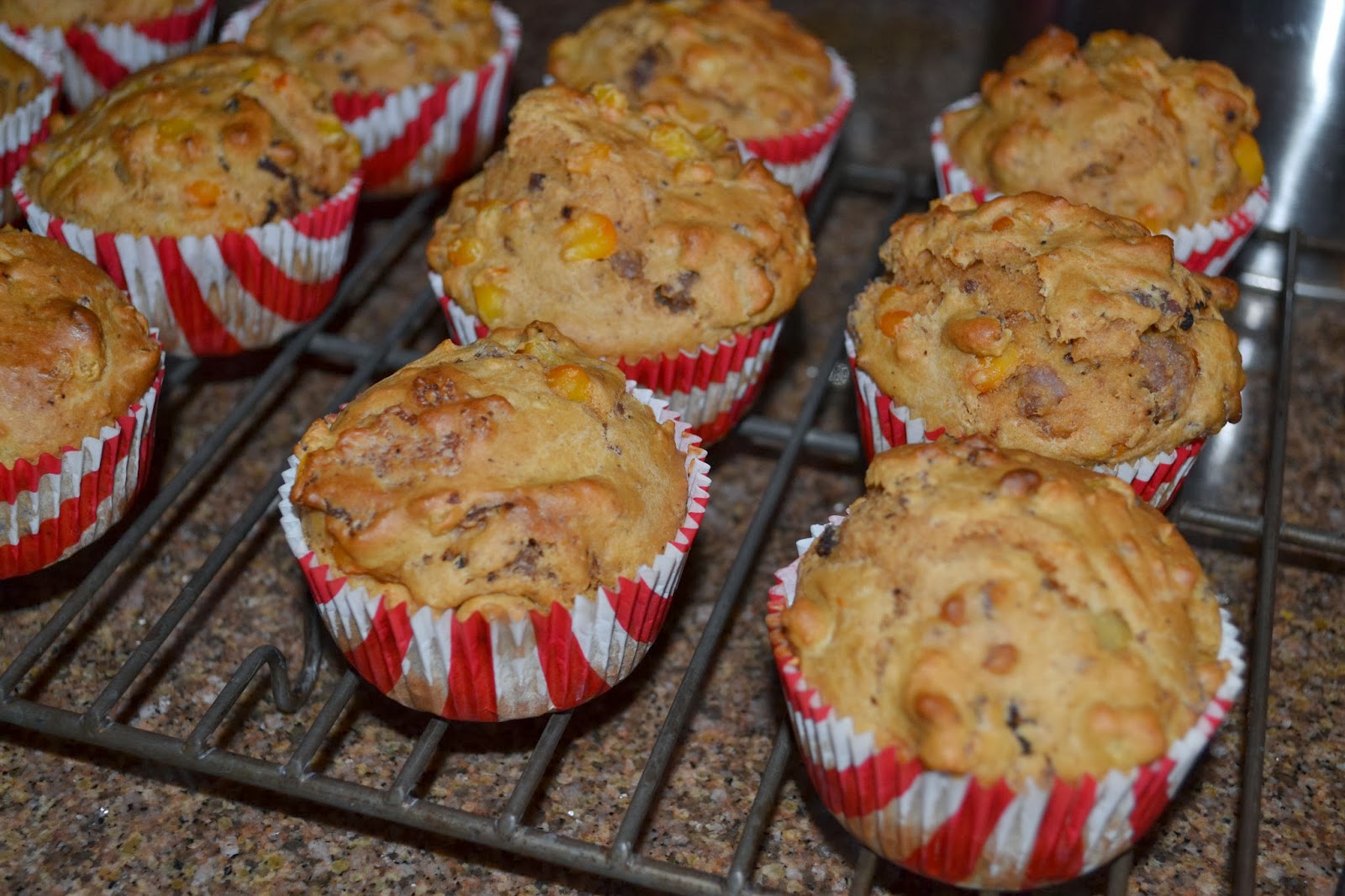 HealthyEatsGirl Sausage & Pepper Bacon Breakfast Muffins