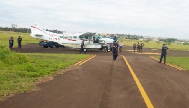 Bando invade aeroporto e rouba malotes com R$ 19 milhões transportados em avião. Fácil demais? Bando invade aeroporto e rouba malotes com R$ 19 milhões transportados em avião. Fácil demais?