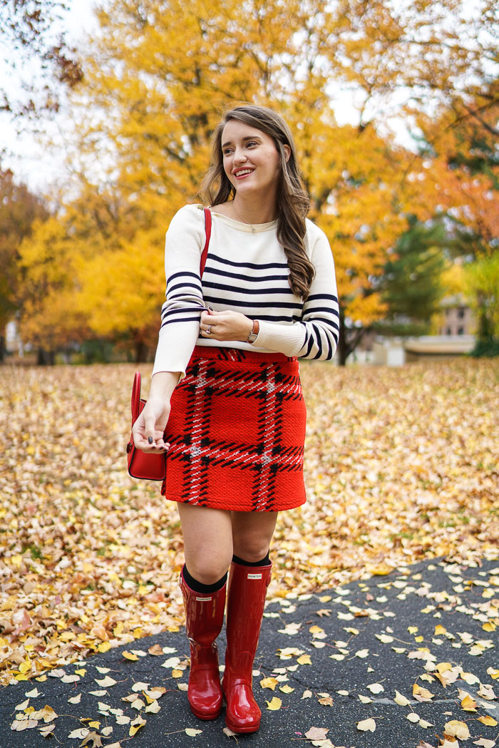 outfits with red hunter boots