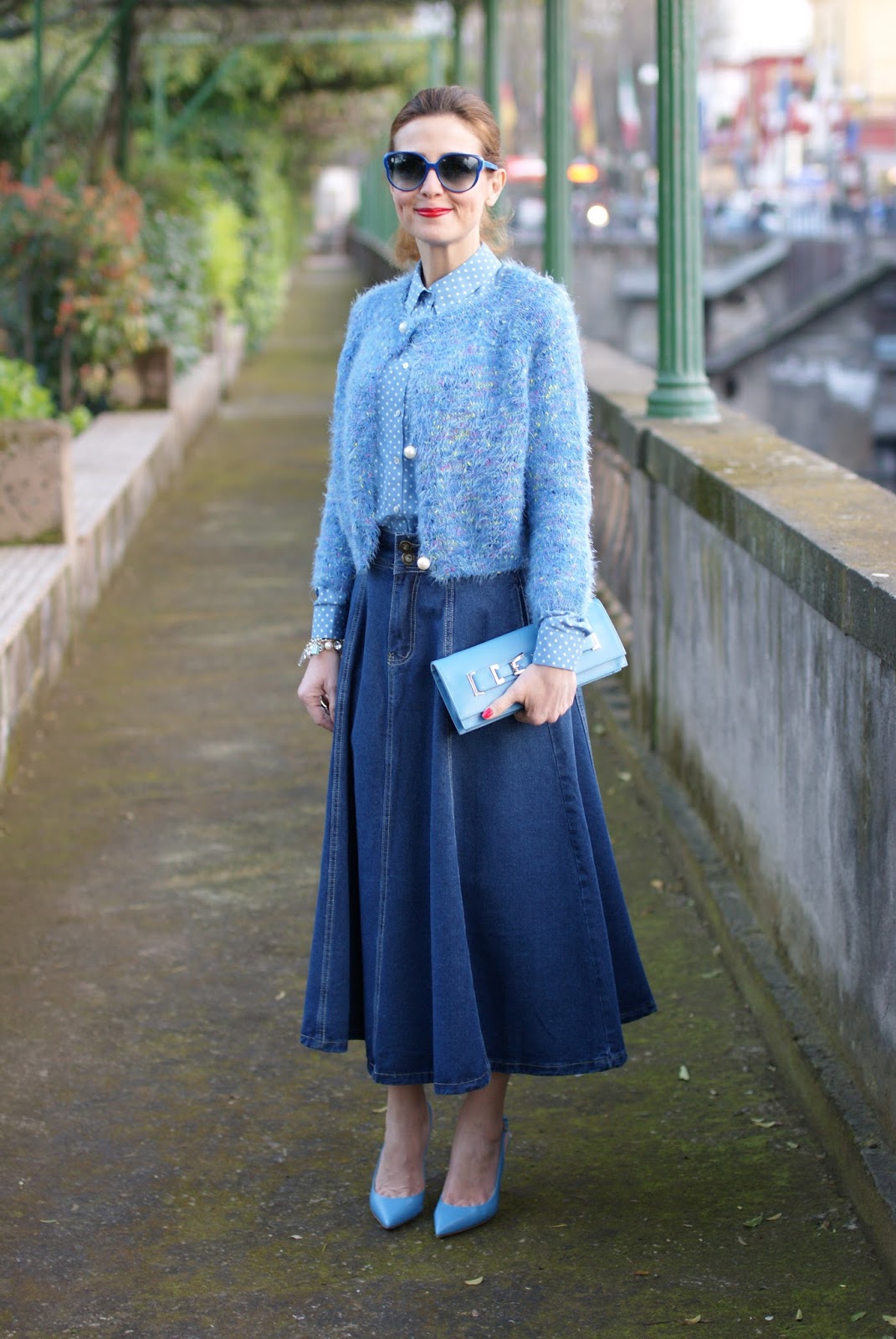 Denim midi circle skirt, star print shirt and Le Silla shoes on Fashion and Cookies fashion blog, fashion blogger style