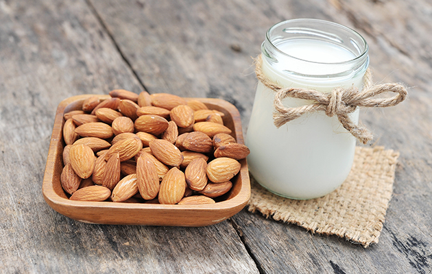 Usos y beneficios de la leche de almendras