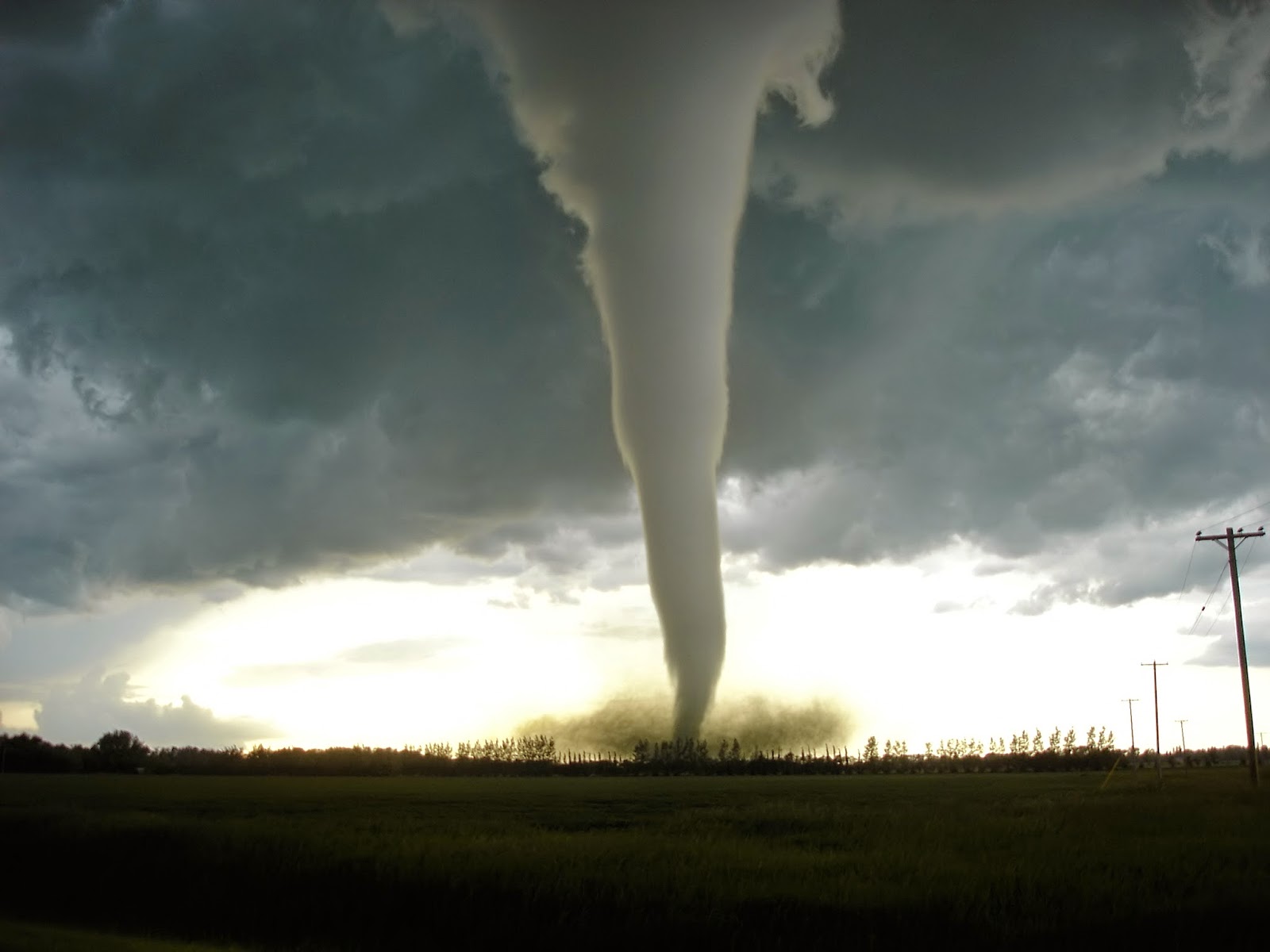 Gambar Tornado Fenomena Alam Angin Topan Dahsyat 