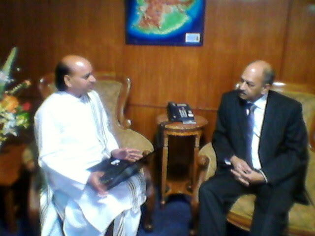 Meeting with The Hon Devanand VIRAHSAWMY, GOSK, Minister of Environment in Mauritius