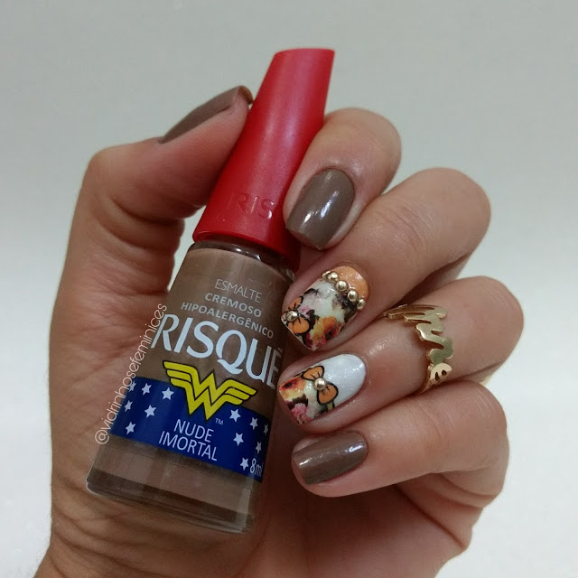 Nude imortal risqué + charmed estampas Nude imortal risqué + charmed estampas