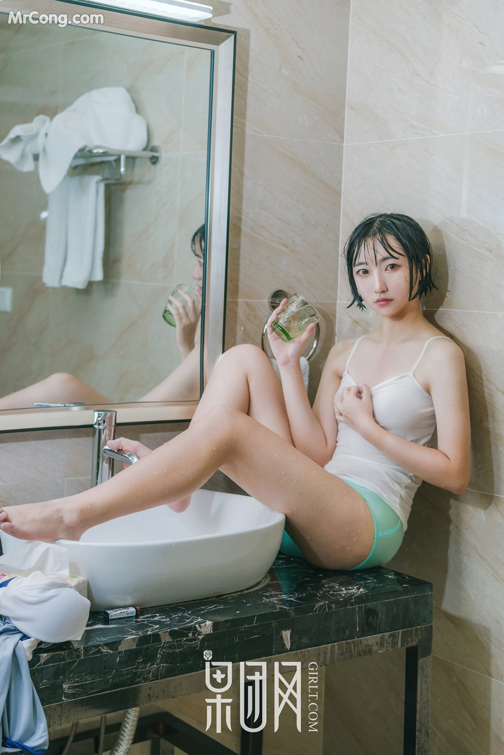 GIRLT No.083: Model 稻田 千 花 (56 photos)