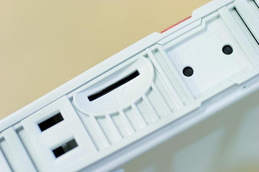 Hongdian H9900 3G / 4G VoIP Router also embed SIM card slot 3G / 4G