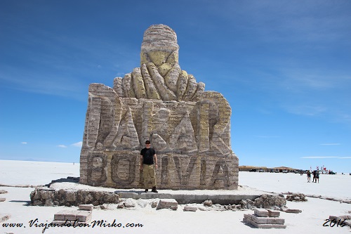 Salar-de-Uyuni-Bolivia-monumento-Dakar