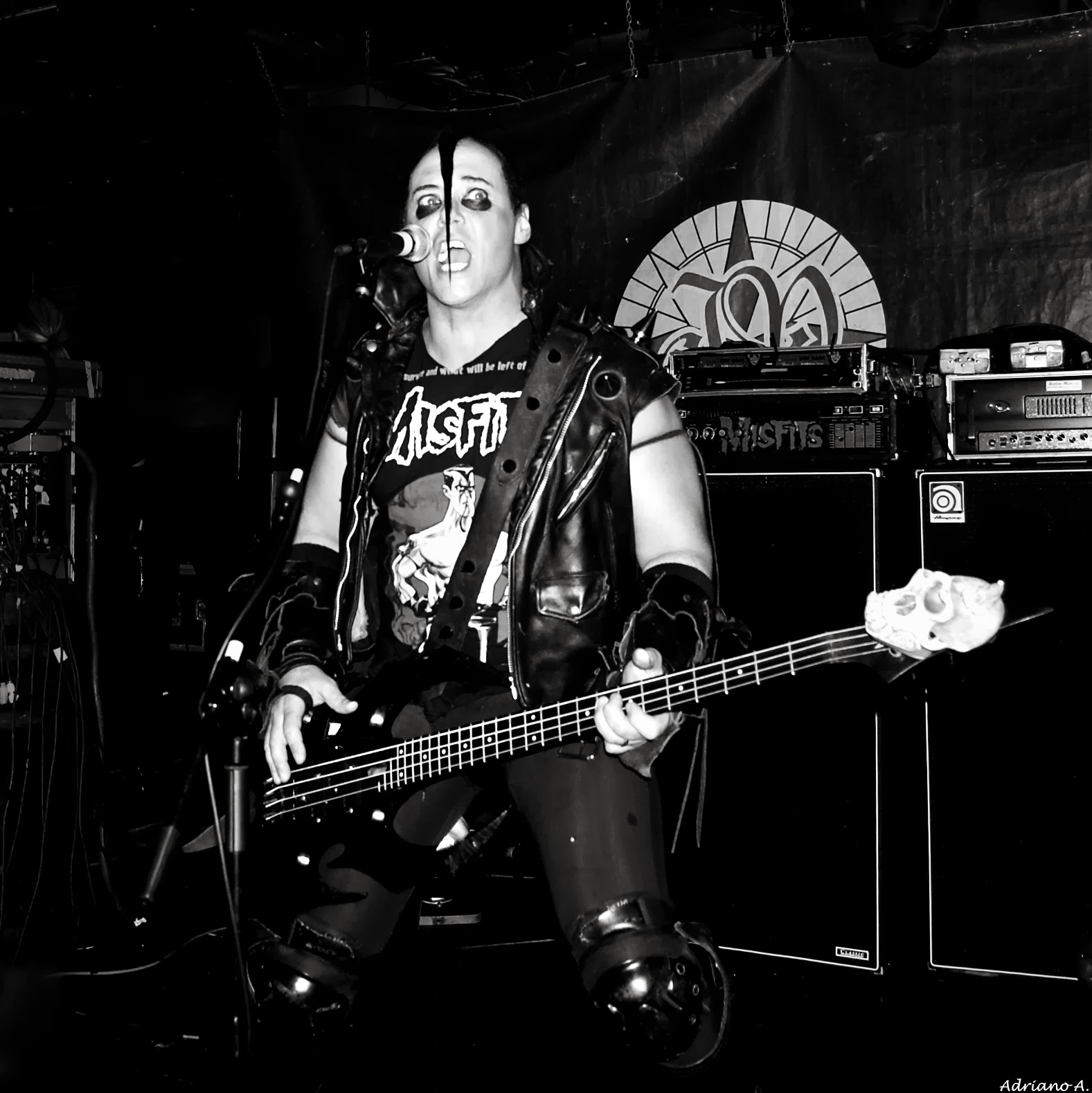 Οἱ Ἀδιάβροχοι Συνέντευξη με τον Jerry Only των Misfits