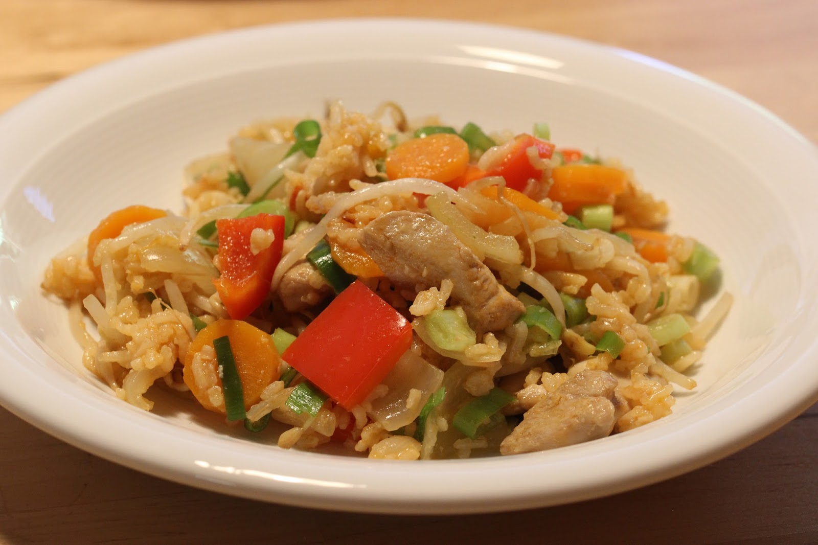 Leckereien aus der (Mini-)Küche: Chinesische Gemüse-Reispfanne mit Hähnchen
