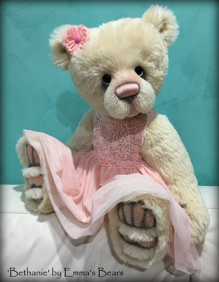 The Inner World of Emma's Bears eBear online bear show December 2016
