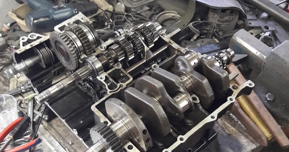 Greasy Greg Checking clearances on a plain bearing crank