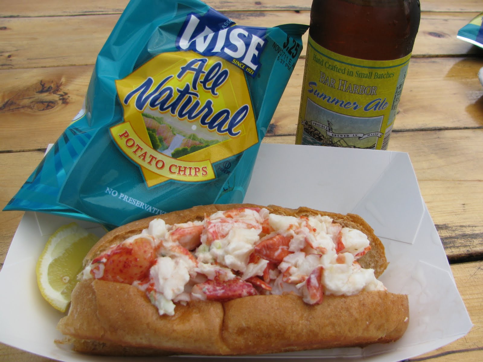 Carolina Foodie LOBSTER ROLLS vs SHRIMP BURGERS