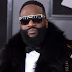 Rick Ross volta para casa após hospitalização