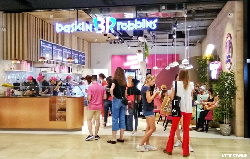 Baskin Robbins ice cream shop in Utrecht first in the Netherlands hoog Catharijne shopping mall 