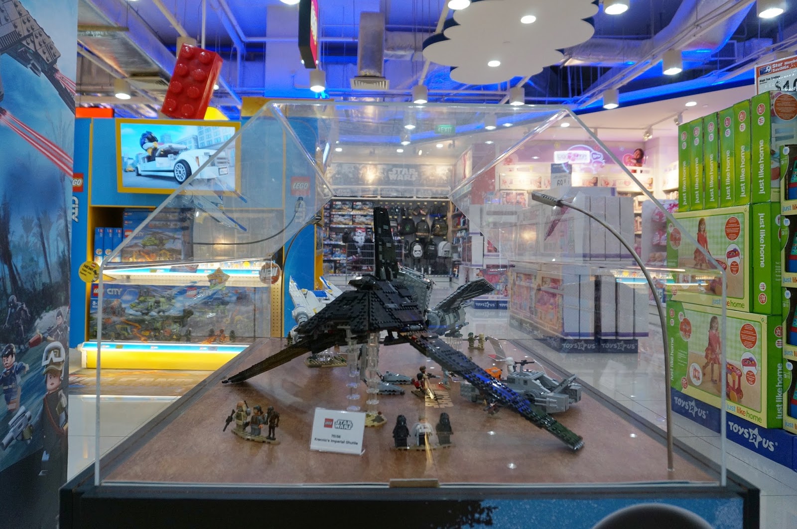 Toys"R"Us Vivocity Flagship Store Revamp!