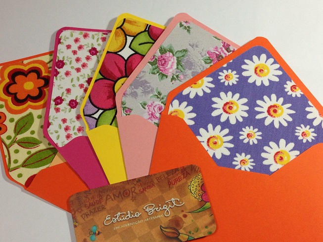 envelope floral estúdio brigit