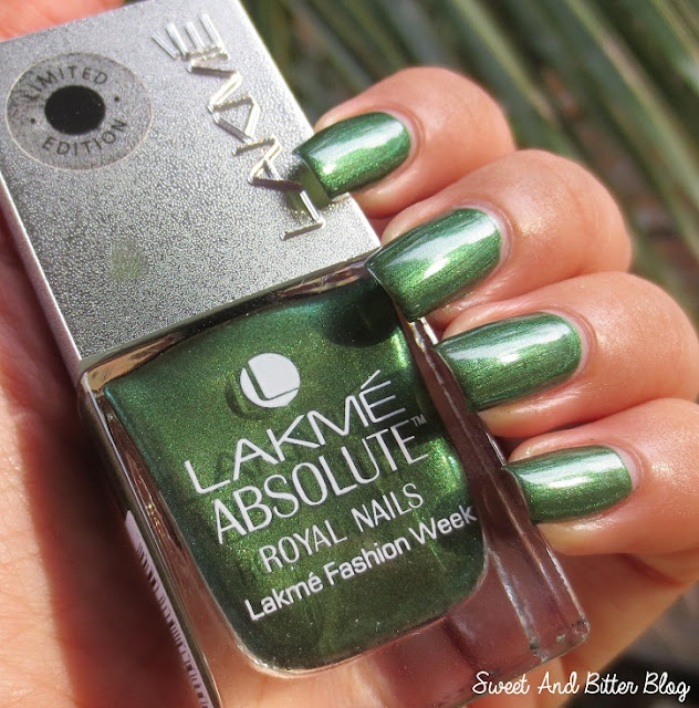 Lakme Absolute Royal Nails Emerald Green Swatch
