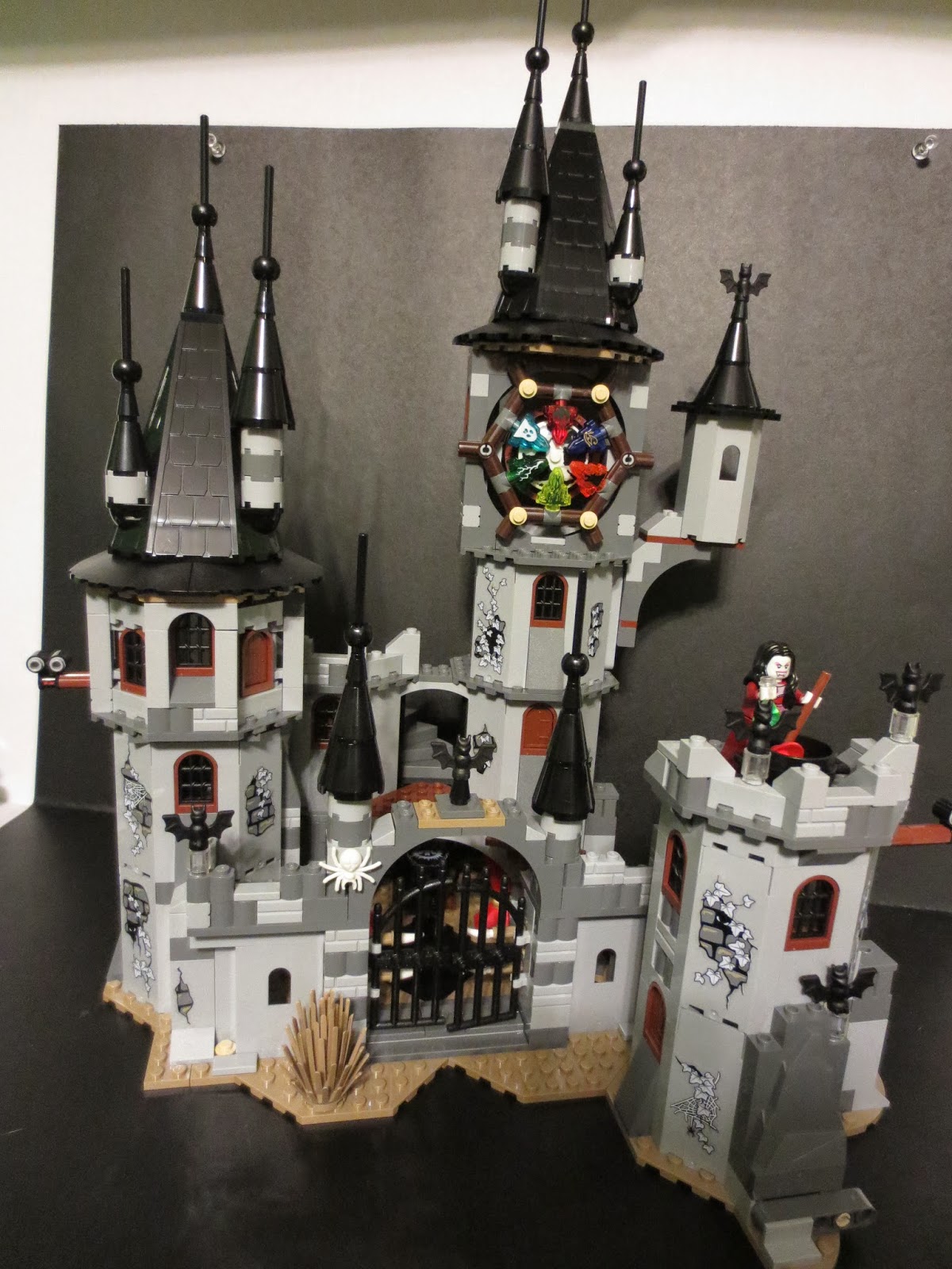 Action Figure Barbecue: Lego Review: Vampyre Castle from Monster by Lego