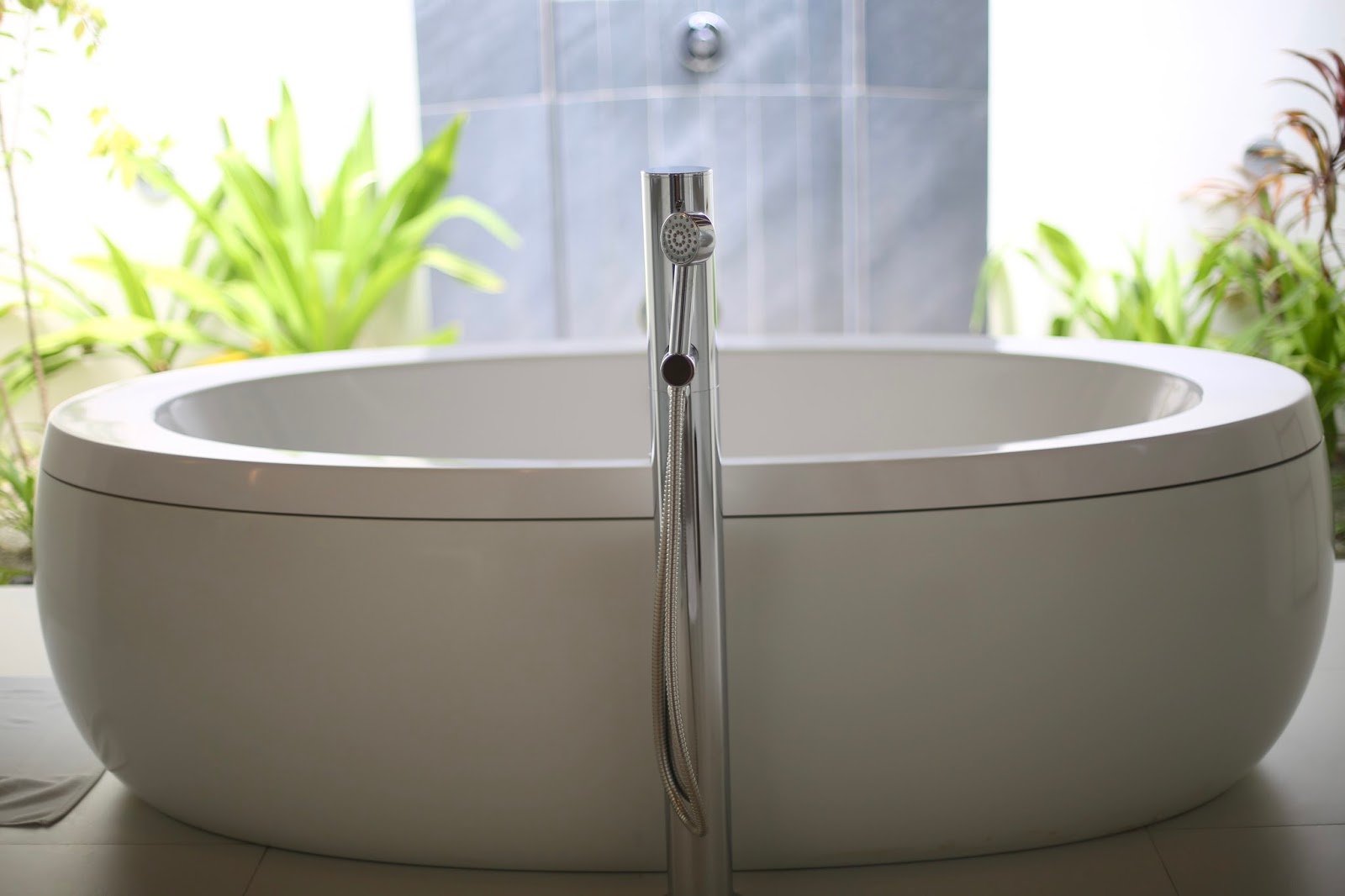 jacuzzi beach villa kandolhu