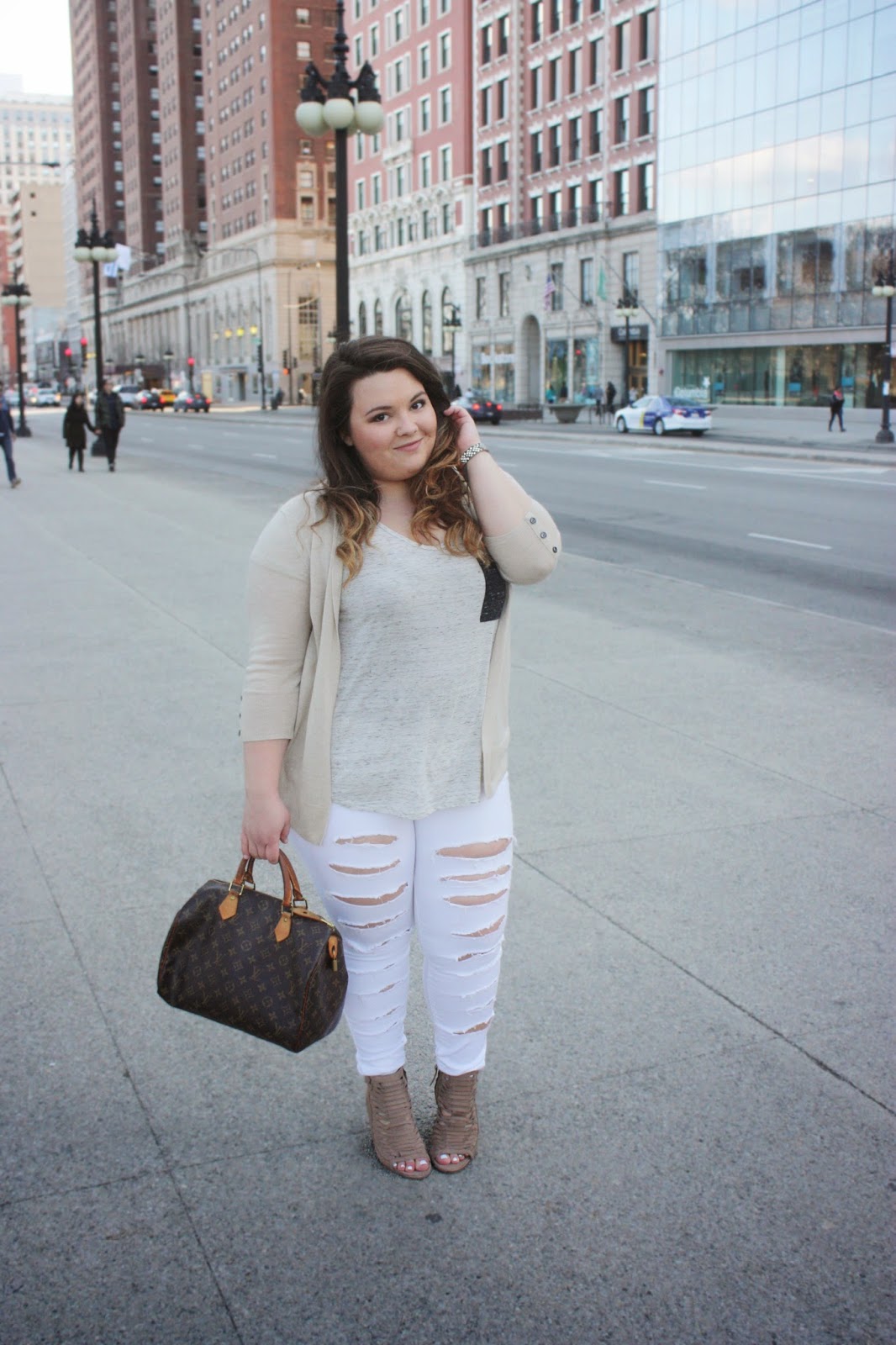 destroyed white denim, curvy girls, full figured, bbw, white pants, white jeans, spring style 2015, natalie craig, natalie in the city, chicago, plus size fashion blogger, louis vuitton, forever 21, BKE accessories