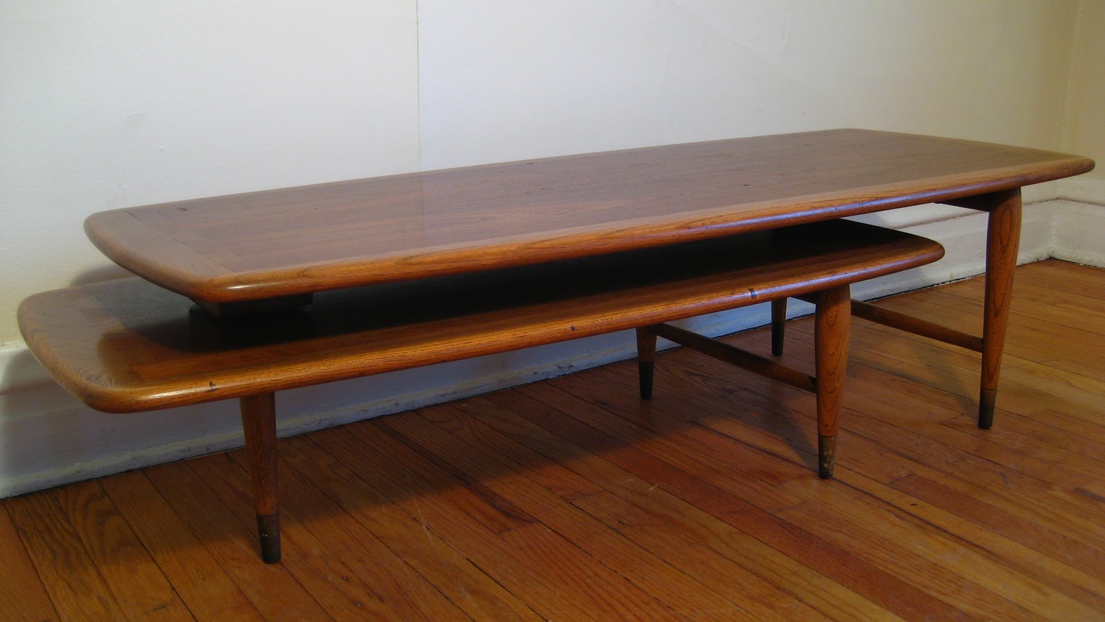flatout design: Lane Acclaim Swivel Table