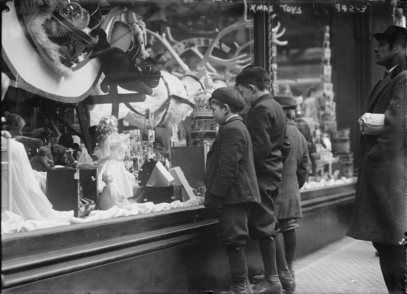 Vintage Photos of People Mesmerized by Store Windows Stocked With