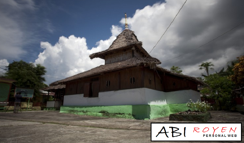 Tempat wisata di Ambon terbaik Masjid Wapauwe Tempat%2Bwisata%2Bdi%2BAmbon%2Bterbaik%2BMasjid%2BWapauwe 19 Tempat Wisata Di Ambon Terbaik Yang Wajib Untuk Dikunjungi