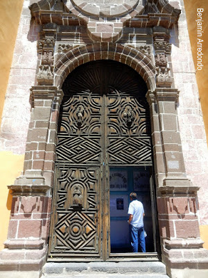 Moralina a la entrada del templo del convento de la Purísima Concepción. Noticias en tiempo real