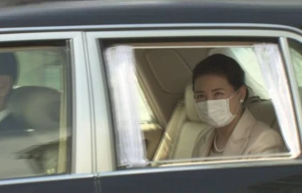 Empress Masako fed mulberry leaves to silkworms at Momijiyama Imperial cocoonery. Shosoin Repository in Nara