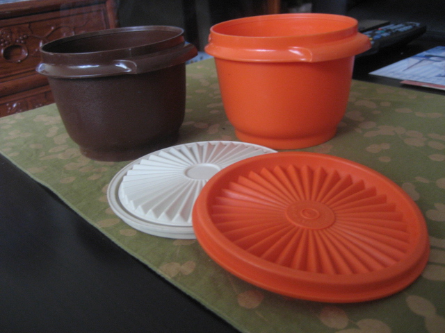 Six Balloons Vintage Delights: Vintage Tupperware Containers