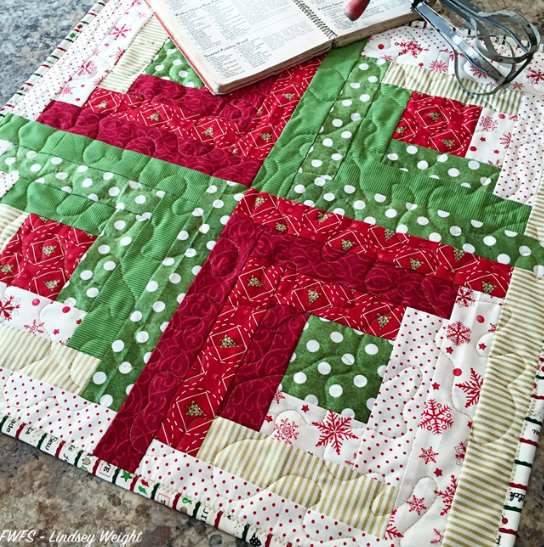 Quilt Inspiration: Free pattern day: Christmas Table Runners!