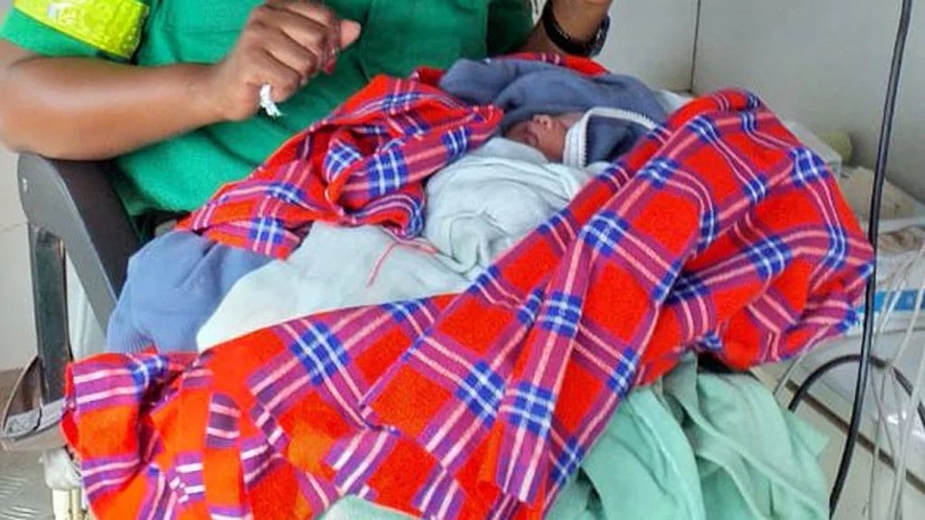WOMAN gives birth at Uhuru Park after being kicked out over rent, things are getting thick for Kenyans (PHOTOs) nice%2Bsad%2B2 - WOMAN gives birth at Uhuru Park after being kicked out over rent, things are getting thick for Kenyans (PHOTOs)