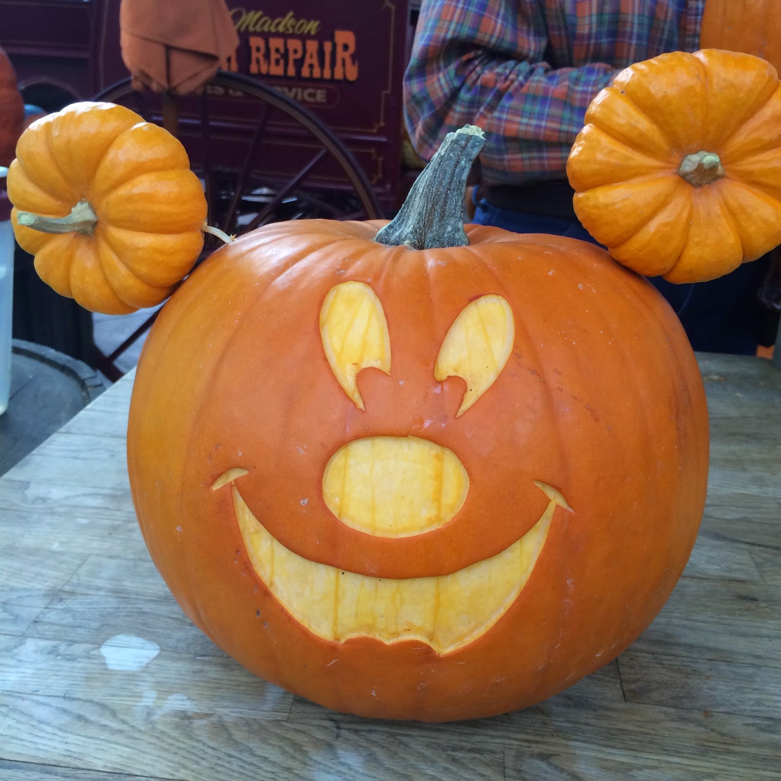 Disney Sisters: Disney Pumpkins: More #HalloweenTime Magic at the ...