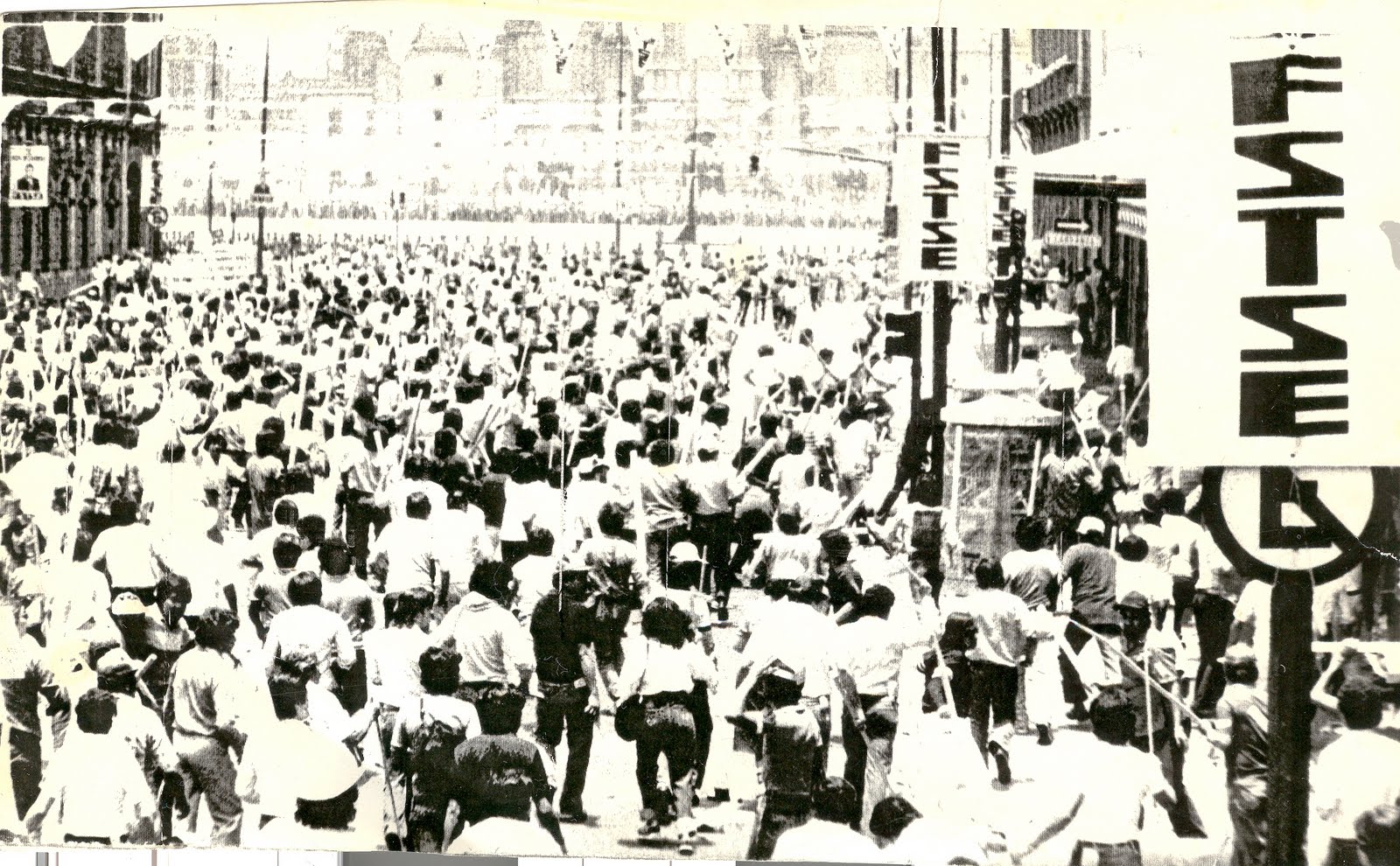 LA VOZ DE LA RESISTENCIA PRIMERO DE MAYO DE 1983. CRÓNICA DE LA JUSTICIA POPULAR. LA VOZ DE LA RESISTENCIA PRIMERO DE MAYO DE 1983. CRÓNICA DE LA JUSTICIA POPULAR.