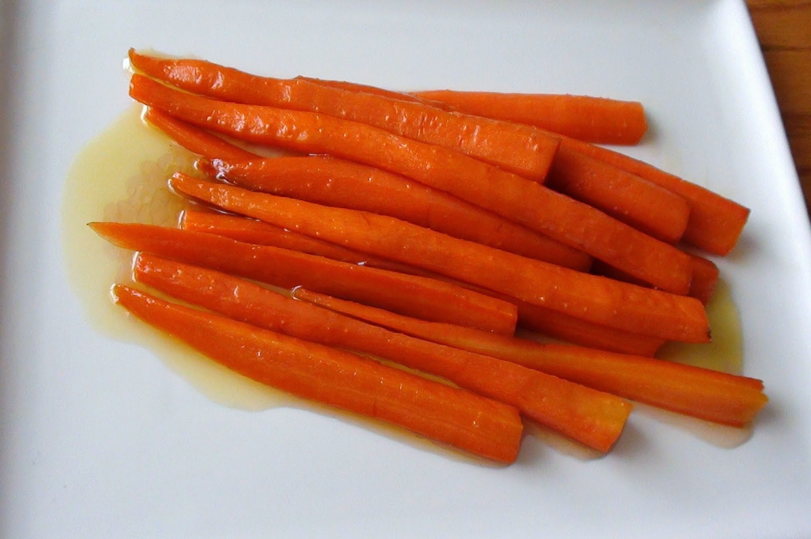 zsuzsa is in the kitchen MAPLE GLAZED CARROTS