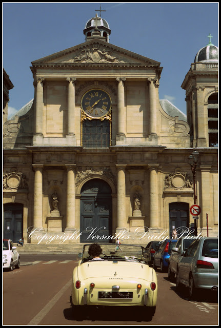 Notre-Dame de Versailles voiture Triumph