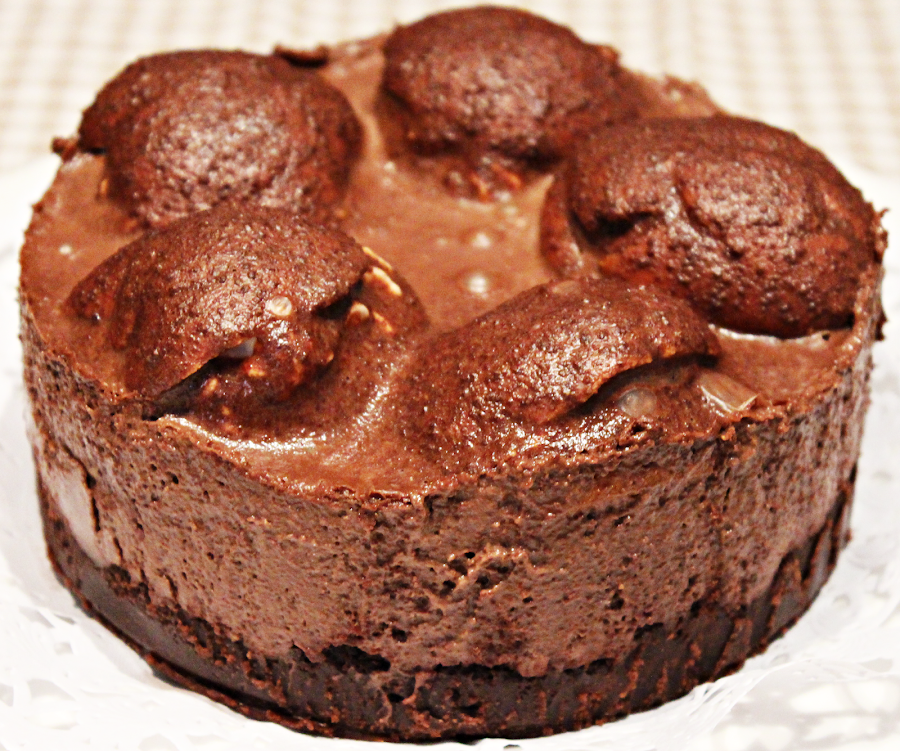 TARTA DE MOUSE DE CHOCOLATE CON PROFITEROLES CON THERMOMIX