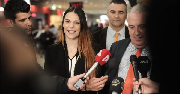 «Απόδραση» από το Χονγκ Κονγκ: Έφτασε στην Αθήνα η Ειρήνη Μελισσαροπούλου - Oι πρώτες δηλώσεις VIDEO «Απόδραση» από το Χονγκ Κονγκ: Έφτασε στην Αθήνα η Ειρήνη Μελισσαροπούλου - Oι πρώτες δηλώσεις VIDEO