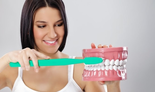 Cara Mencegah Gigi Berlubang yang Paling Ampuh