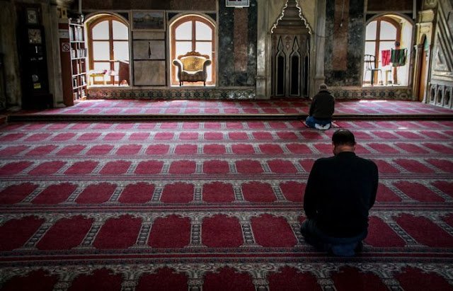 10 Amalan Ringan di Bulan Ramadhan yang Dapat Membuka Pintu Surga 10 Amalan Ringan di Bulan Ramadhan yang Dapat Membuka Pintu Surga